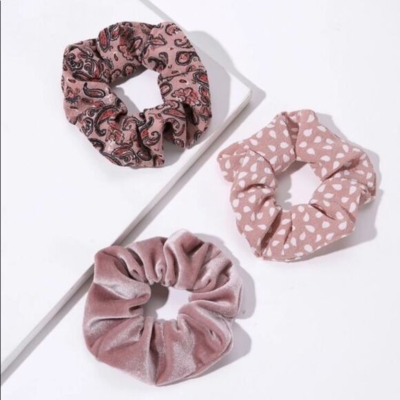 𝅺3 Prints Paisley, Polka dot, & Velvet Scrunchies - Picture 1 of 4